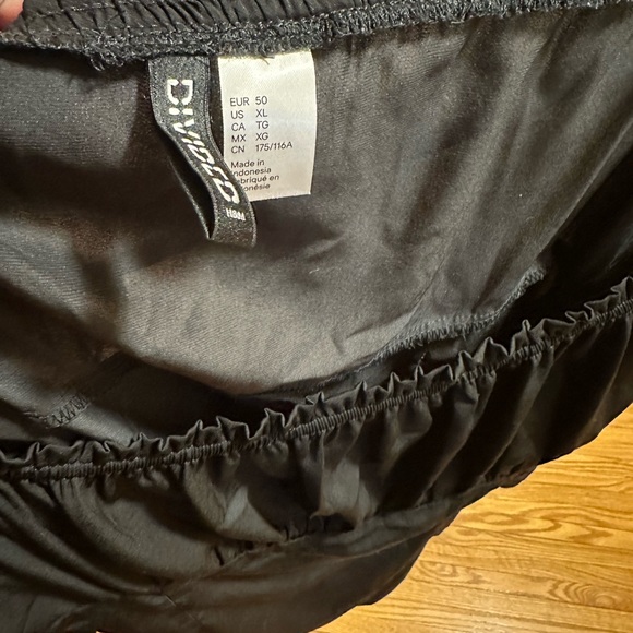 Black long sleeve ruffle dress - Picture 6 of 9